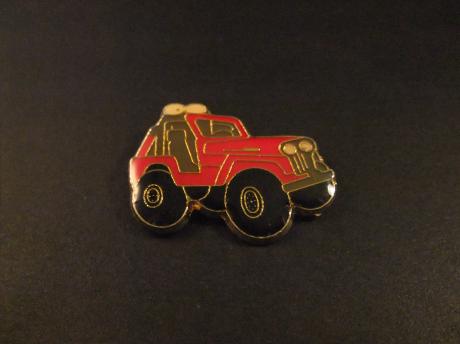 Jeep Jeep CJ-7 terreinwagen vierwiel aangedreven met schijnwerpers bovenop
